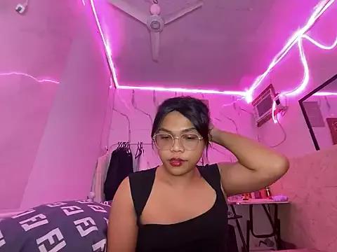 Sassy_lenarxx from StripChat