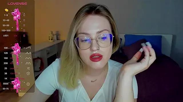 Sassy_Talkin_ from StripChat