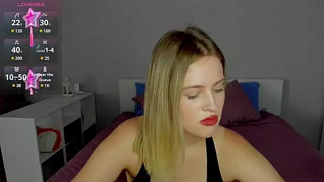 Sassy_Talkin_ from StripChat is Freechat