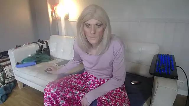 SassyAmanda87 from StripChat