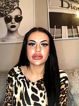 SassyNatasha from StripChat