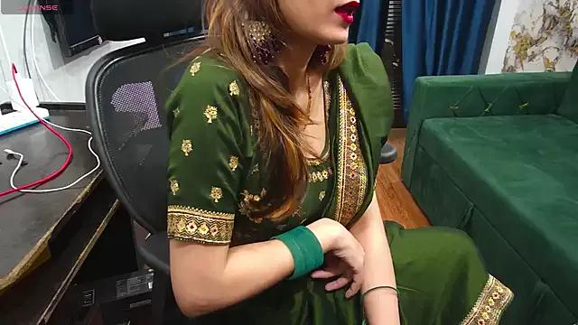 sassysonia from StripChat