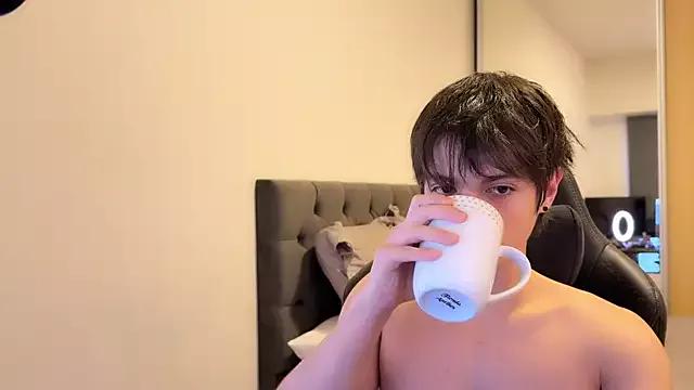 SasukeUhchiaa from StripChat