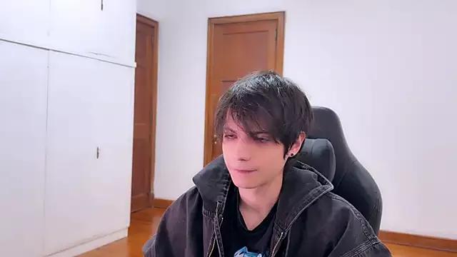 SasukeUhchiaa from StripChat