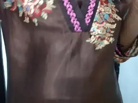 savage_laura from StripChat