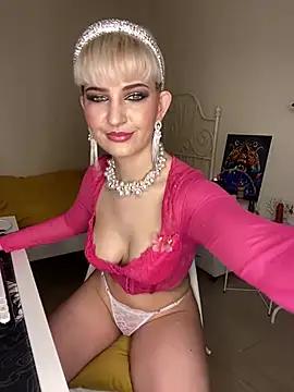 SavageLily from StripChat