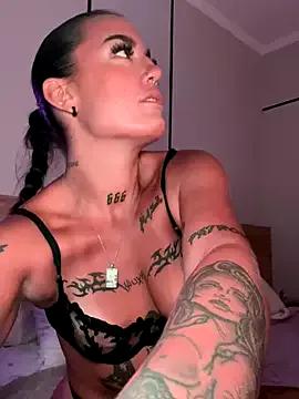 savana_xo from StripChat