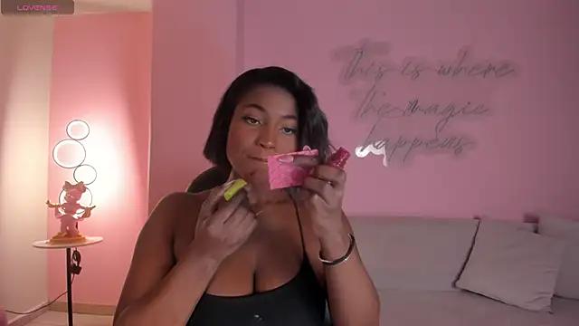 SavannahStorm from StripChat