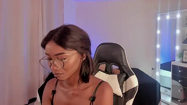 SavannahWildee from StripChat