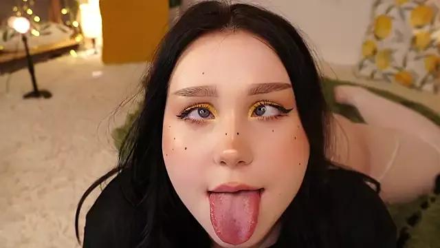 ScarletBlaze from StripChat is Freechat