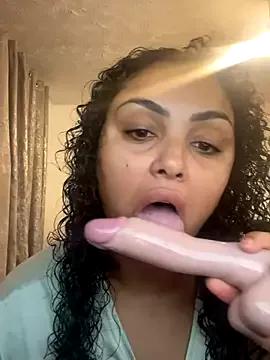 Scarlett-xox from StripChat is Freechat