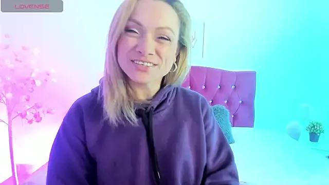 scarlett_blake11 from StripChat is Freechat