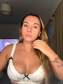 Scarlettroseeee from StripChat is Freechat
