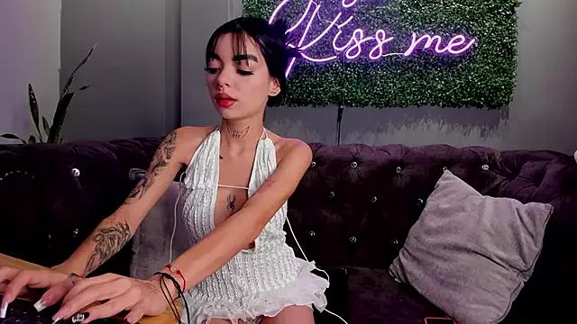 scarlettvelvet_ from StripChat is Freechat