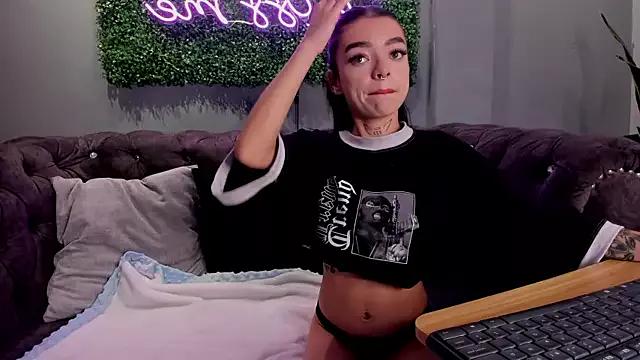 scarlettvelvet_ from StripChat is Freechat