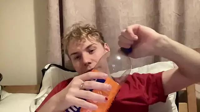 scottishtwink01 from StripChat is Freechat