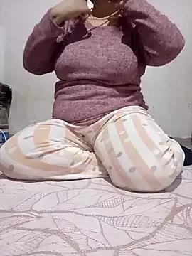 sdlmona from StripChat is Freechat