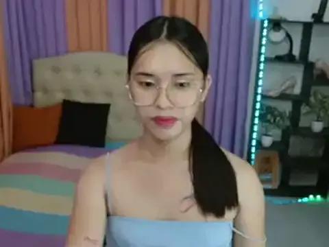 SeductiveAppleTS from StripChat is Freechat