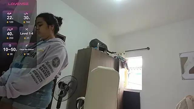 Selena-luxs from StripChat