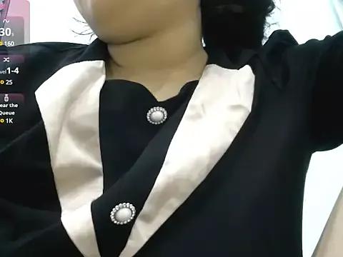 SelenaBella18 from StripChat