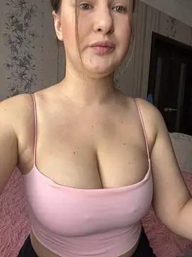 SelenaBigTits from StripChat
