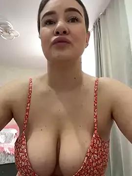 SelenaBigTits from StripChat