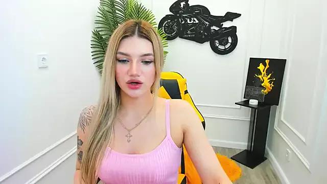 SelenaeMoore from StripChat