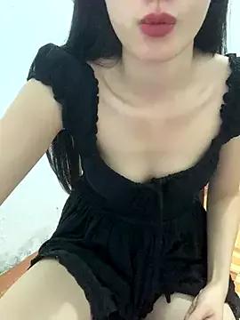 SelenaHoney from StripChat is Freechat