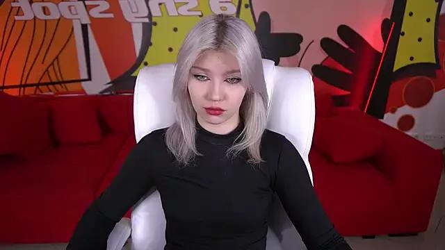 SelenaIris from StripChat is Freechat