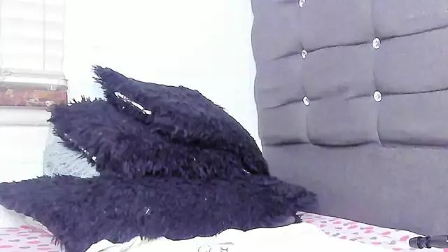 Selenakyle92_ from StripChat