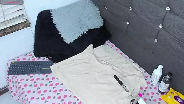 Selenakyle92_ from StripChat