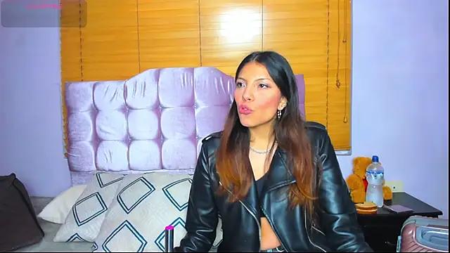 Selenakyle92_ from StripChat