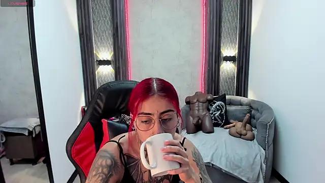 selene_red_ from StripChat