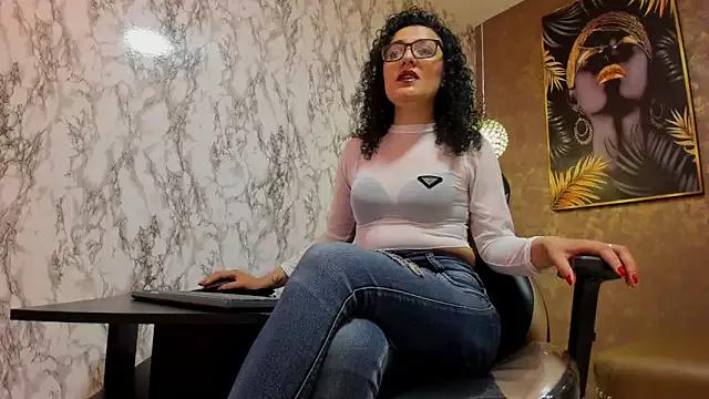 Selenecollins from StripChat is Freechat