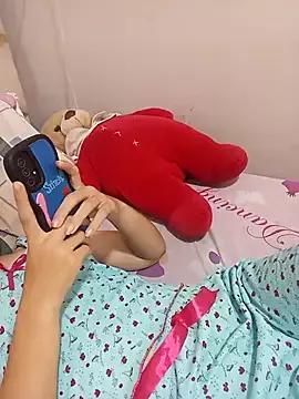Sellena2 from StripChat