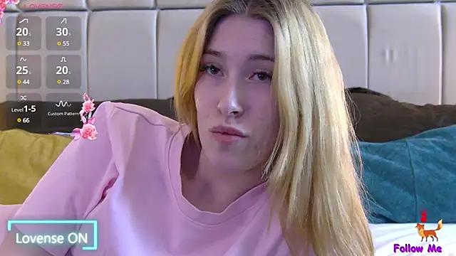 SerenaBennet from StripChat