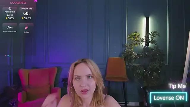 SerenaWawe from StripChat