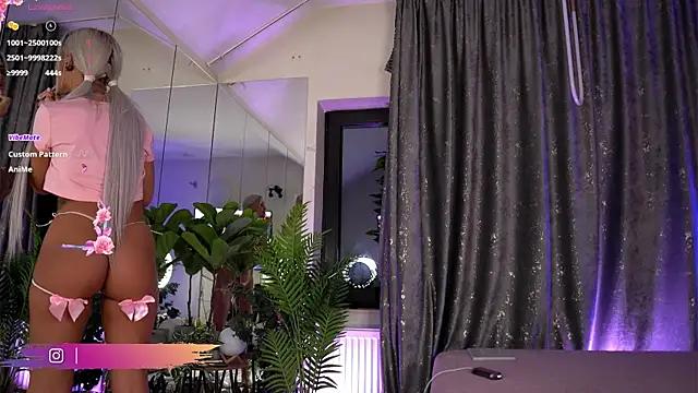 Serene_Sophiex from StripChat
