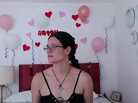 SereneDavos from StripChat is Freechat