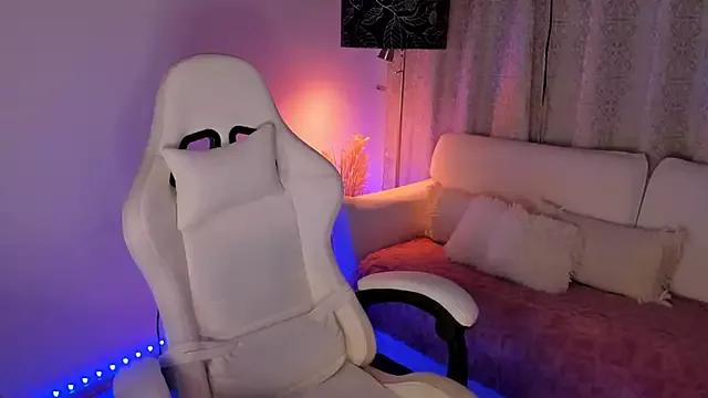 SerraVondeee from StripChat