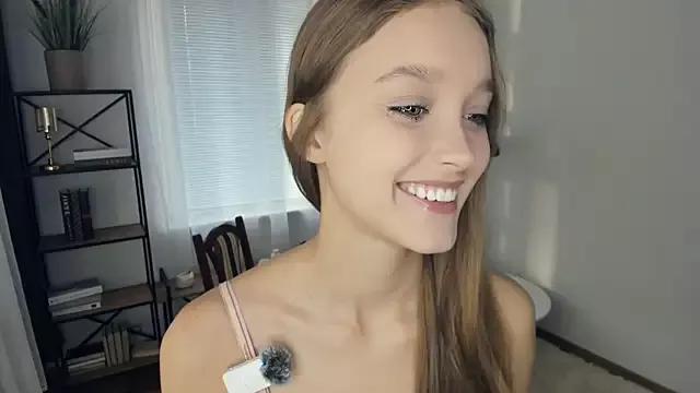 SerrenaAa from StripChat