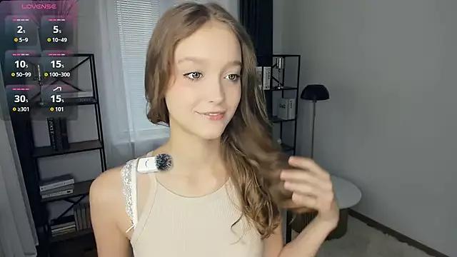 SerrenaAa from StripChat