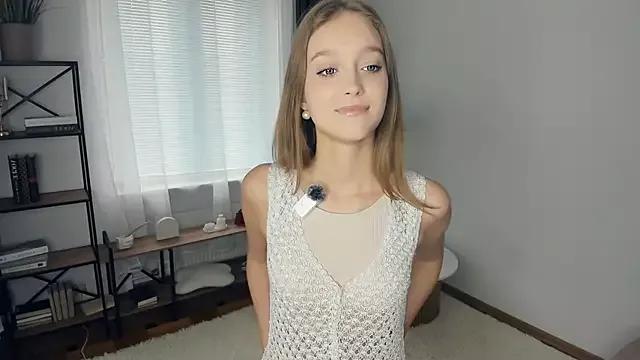 SerrenaAa from StripChat