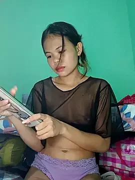 Sexxie_Ella22 from StripChat