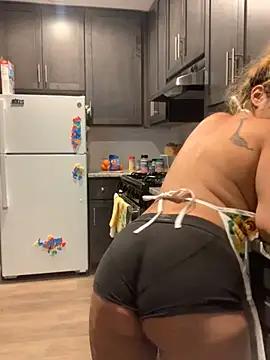 Sexxxyluna28 from StripChat