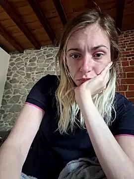 SexyAlya from StripChat is Freechat