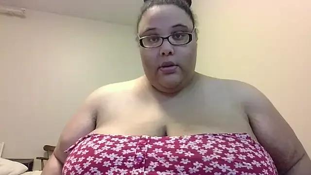 SexyBBW10790 from StripChat is Freechat