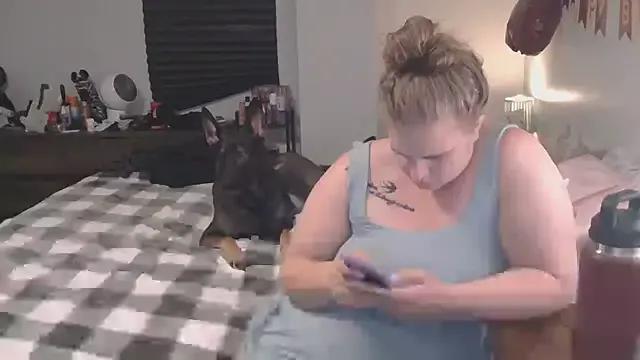 Sexyblonde12344 from StripChat is Freechat