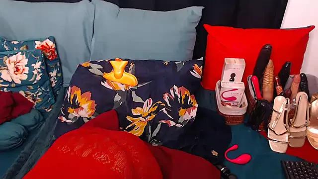 sexybootylicious from StripChat is Freechat