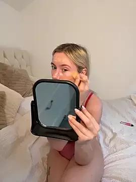SexySaraxxoo from StripChat is Freechat